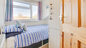 3 bedrooms, bed sheets - Charming Cottage in Middleton With a Beautiful View From the Garden (Saxmundham)