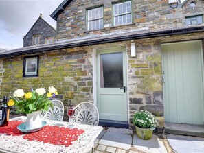 Exterior - Luxurious Mansion in The Bothy With Private Terrace (Porthmadog)