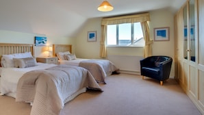 4 chambres, ameublement personnalisé, draps fournis