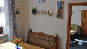 Dining - Rustic Apartment in Annaberg-Buchholz near City Center (Annaberg-Buchholz)