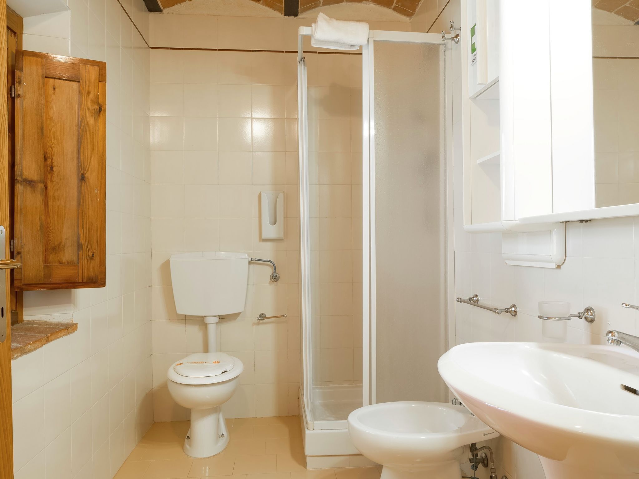 House | Bathroom | Shower, towels