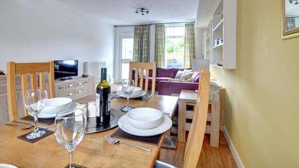Interior detail - Spacious Holiday Home With Lovely Garden, Ideal Location in South Wales (Llanidloes)