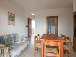 Apartment | Dining