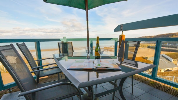 Unclassified image, 1 of 21, button - Luxurious Apartment in Saundersfoot With Balcony (Saundersfoot)