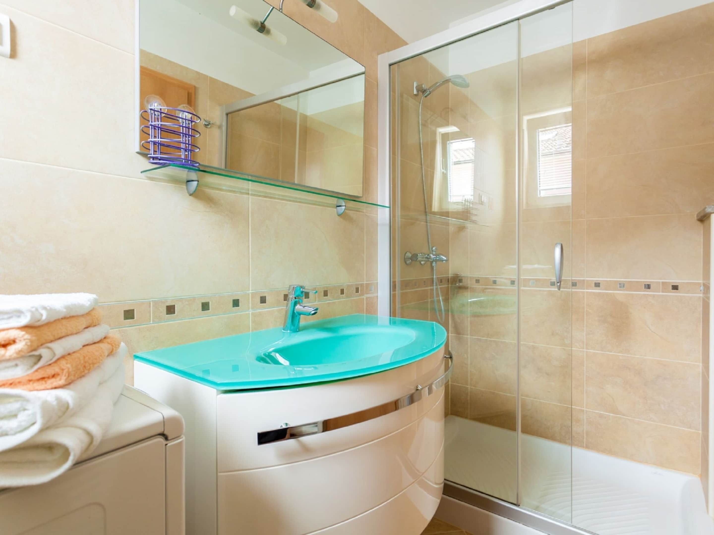 Apartment | Bathroom | Towels