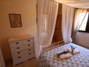 Casa | 1 dormitorio, mobiliario individual, ropa de cama