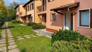 Unclassified image, 3 of 36, button - Holiday Home in Polpenazze del Garda With Terrace (Polpenazze del Garda)