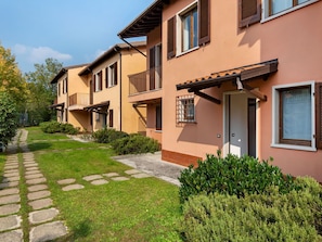Exterior - Holiday Home in Polpenazze del Garda With Terrace (Polpenazze del Garda)