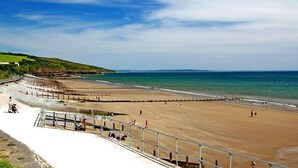 Exterior - Large Holiday Home With View of the Beach and Sea, With its own Terrace (Saundersfoot)
