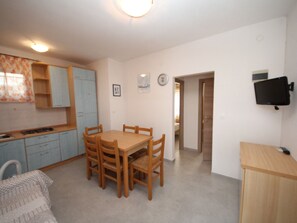 Apartment | Dining
