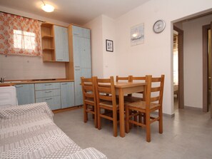 Apartment | Dining