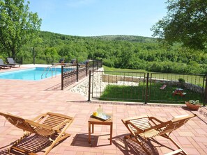 Pool - Villa in Tijarica With Private Pool (Trilj)