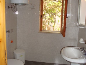 Bathroom - Attractive Holiday Home in Sciacca With Tennis Court & BBQ (Sciacca)