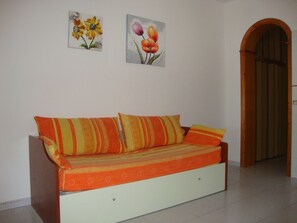 Living room - Attractive Holiday Home in Sciacca With Tennis Court & BBQ (Sciacca)