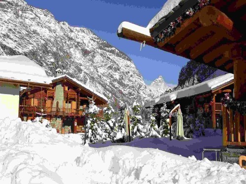 Apartment in Antey With Stunning Mountain Views