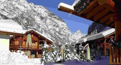 Apartment in Antey With Stunning Mountain Views