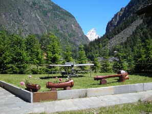 Apartment | Garden - Apartment in Antey With Stunning Mountain Views (Antey-Saint-Andre)