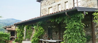 Tranquil Villa in San Romano di Garfagnana with Hot Tub