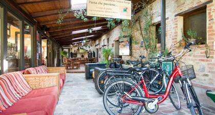 Farmhouse by Lake Trasimeno With Pool