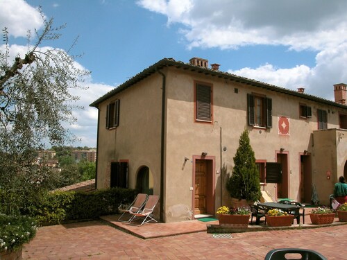 Spacious Holiday Home for Five People in the old 17th-century Casa Colonica
