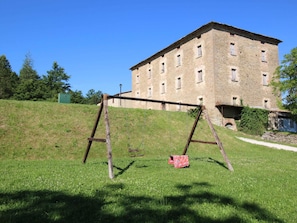 House | Children's area - Country House Getaway in Apecchio (Apecchio)