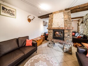 House | Living room - Forestside Escape for 15 Guests (Saint-Hubert)