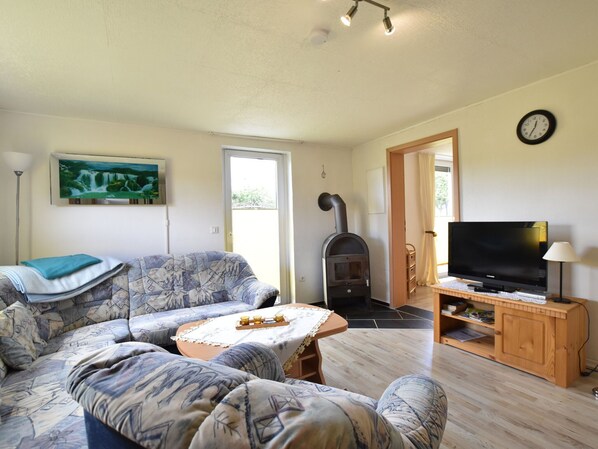 Living room - Modern Bungalow in Damshagen in Terrace, Garden and Barbecue (Damshagen)
