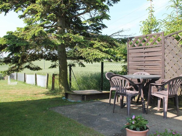 Balcony - Modern Bungalow in Damshagen in Terrace, Garden and Barbecue (Damshagen)