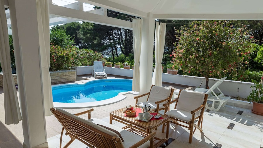 Holiday Home in Molat With Pool