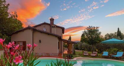 Gorgeous Villa Near Spoleto With Swimming Pool