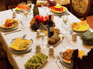 Dining - Gorgeous Villa Near Spoleto With Swimming Pool (Spoleto)