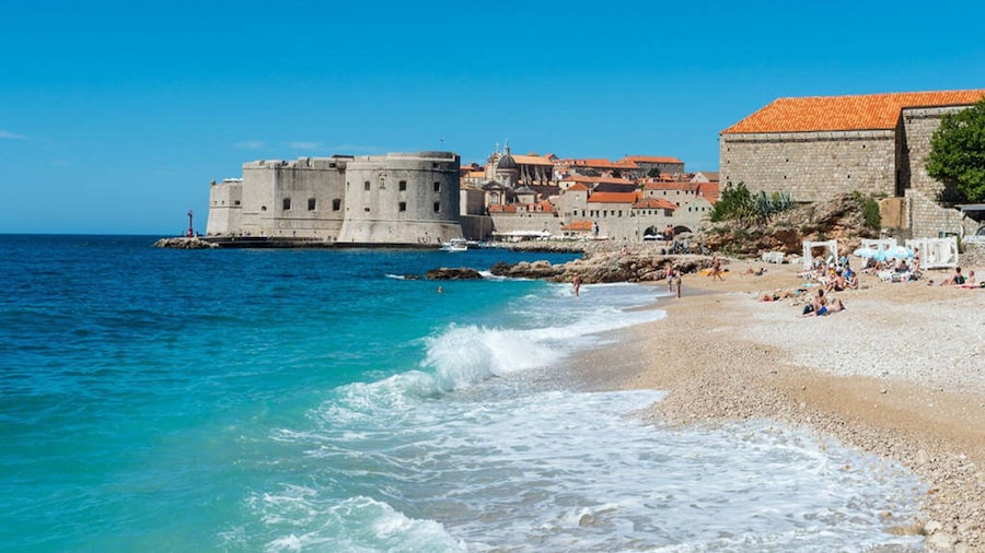 Stone Holiday Home in Brotnice Dalmatia with Outdoor Hot Tub