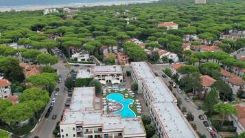 Apartment | Pool | Outdoor pool