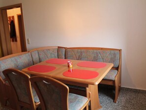 Huoneisto | Ruokailu