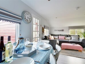 3 Schlafzimmer, individuell eingerichtet, Bettwäsche