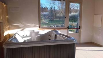 Cottage | Spa treatment