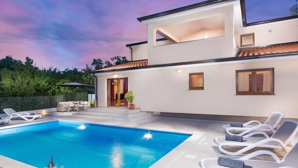 Indoor pool, outdoor pool - Amazing Holiday Home With Private Pool & Roof Terrace (Porec)