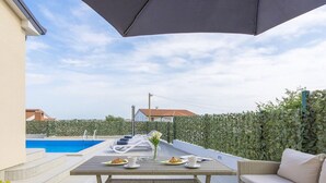 Balcony - Amazing Holiday Home With Private Pool & Roof Terrace (Porec)