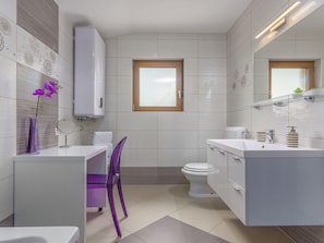 House | Bathroom