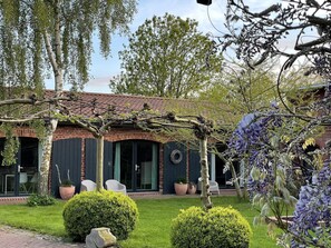 Apartment | Garden