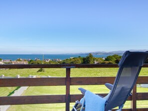 Exterior - Modern Holiday Home in Moelfre Near Beach (Moelfre)