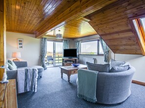 House | Living room - Modern Holiday Home in Moelfre Near Beach (Moelfre)