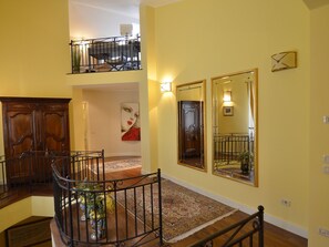 Vila | Resepsionis