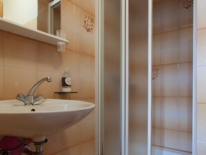 Apartment | Bathroom