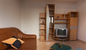 Living room - Cozy Apartment in Malinska near Sea (Malinska-Dubasnica)