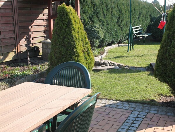 Apartment | View from property - Cosy Apartment With Terrace, Garden, Barbecue, Heating, Pond (Kroepelin)