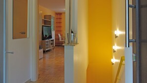 2 Schlafzimmer, individuell eingerichtet