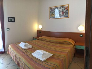 3 bedrooms - Nicely Furnished Apartment with AC near Beach (Comacchio)