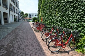 Property grounds - Nicely Furnished Apartment with AC near Beach (Comacchio)