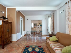 House | Dining - Holiday Home in Marsala Near Sandy Beach (Marsala)